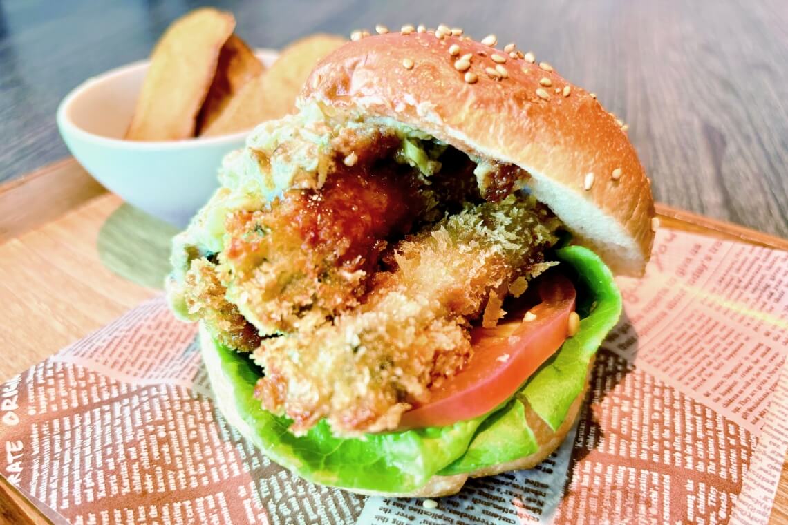 かきフライのスプレッドバーガー