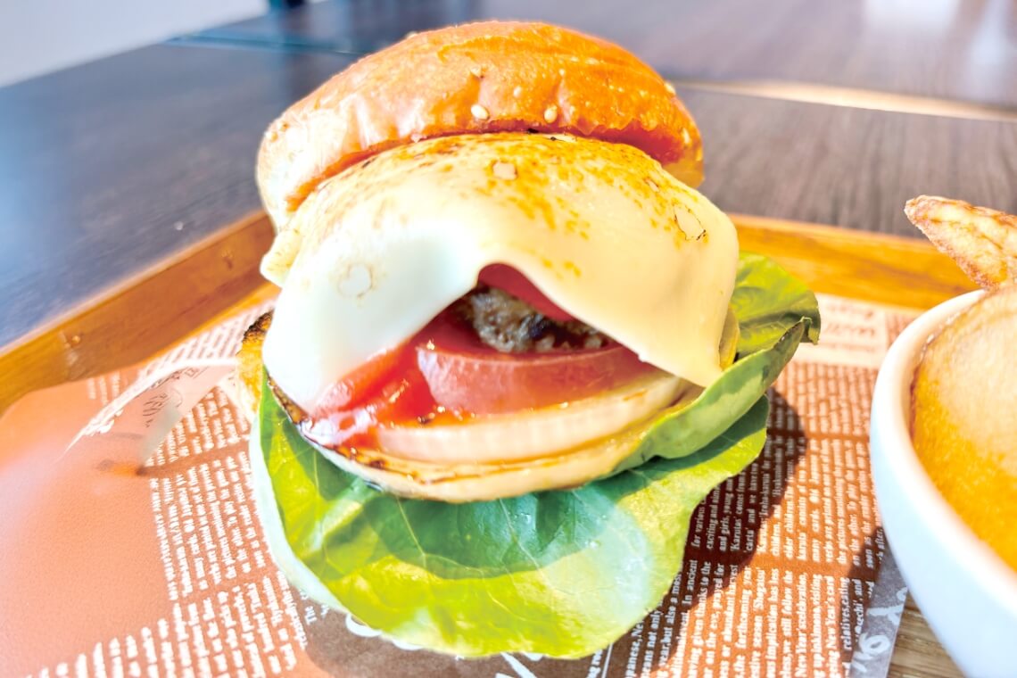 かきフライのスプレッドバーガー