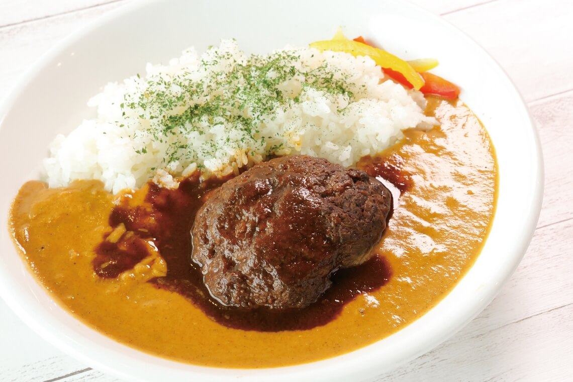 峠下牛100%ハンバーグカレー(サラダ付)